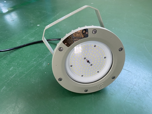 Projecteur LED haute baie antidéflagrant de qualité industrielle IP66 étanche 100W-200W avec certification ATEX CNEX pour les applications en zones dangereuses 1 et 2