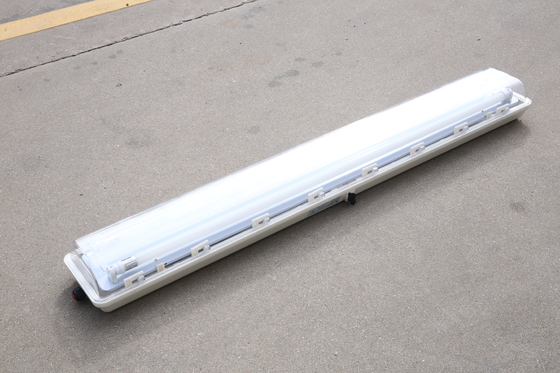 Entrées de conduit G 3/4" Éclairage LED haute baie antidéflagrant 2*18w pour environnements industriels et dangereux