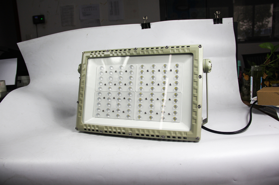 Lumière de route à LED résistant aux explosions 250W. Certifié ATEX CNEX pour les applications dangereuses de la zone 1 de la zone 2.
