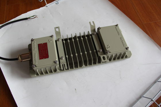 Monture au plafond éclairage LED résistant aux explosions durable et éclairage pour l'industrie pétrolière