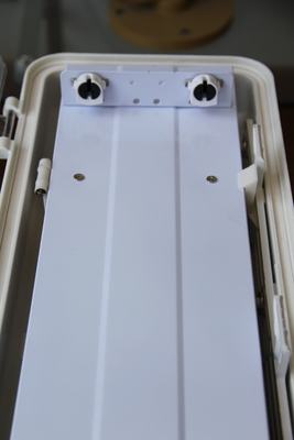 Luminaire LED pour zones dangereuses approuvé ATEX/IECEx/CNEX, indice de protection IP66, garantie de 5 ans, puissance et taille personnalisables, robuste, Série BYS, lumière linéaire antidéflagrante avec triple certification