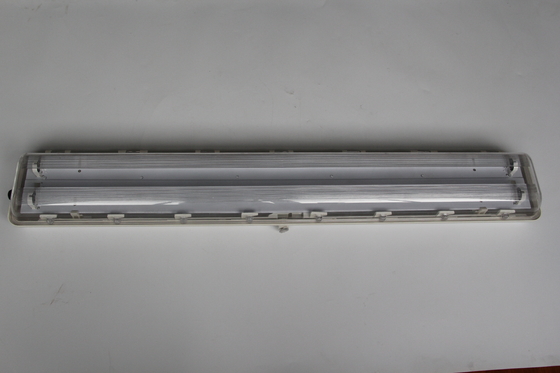 Luminaire LED pour zones dangereuses approuvé ATEX/IECEx/CNEX, indice de protection IP66, garantie de 5 ans, puissance et taille personnalisables, robuste, Série BYS, lumière linéaire antidéflagrante avec triple certification