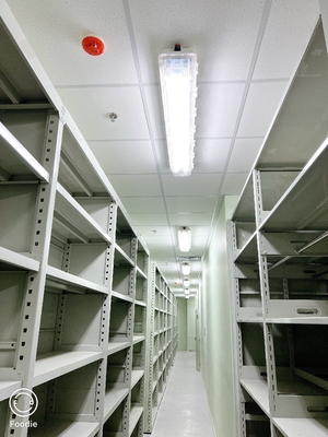 Éclairage linéaire à LED résistant aux explosions de 4 pieds pour les endroits dangereux 2x9W / 2x18W