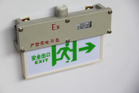 Éclairage de secours Classe 1 Div 2, 2*3 Watts, 180 minutes d'autonomie pour environnements et emplacements dangereux
