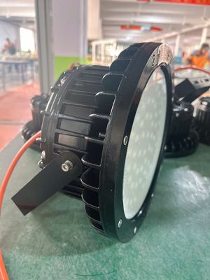 Projecteurs LED haute baie antidéflagrants 120lm/w pour environnements dangereux 100w/200w MOQ 1 set