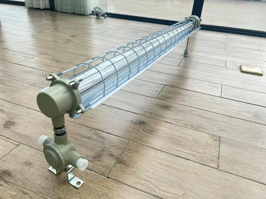 Lumière fluorescente résistante aux explosions Éclairage durable et durable pour les applications industrielles et commerciales