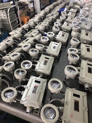 Éclairage LED de haute qualité ATEX IP66 Lampe de secours rechargeable à double tête Sortie de secours Zones dangereuses 1 et 2