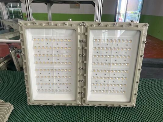 IP66 Résistance à la flamme, ATEX 50-240W, 140lm/W Efficacité lumineuse IECEx Zone 1 & 2 Garantie de service qualifiée de 5 ans