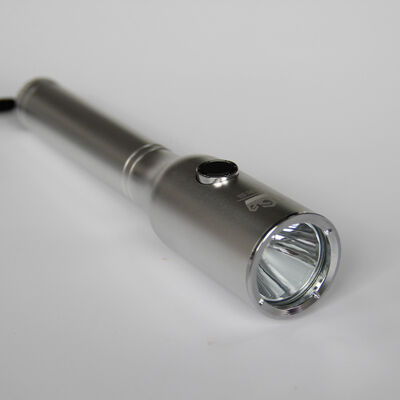 L'aluminium moulé sous pression résistant à l'explosion monture haute baie 100-277V tension d'entrée CA solution durable et d'éclairage pour les zones dangereuses