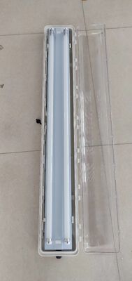 Appareil d'éclairage linéaire antidéflagrant IP66 WF2 Niveau de performance d'abri, luminaire validé Ex Tb IIIC T80°C Db pour installations de traitement pétrochimique