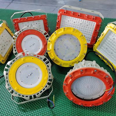 Éclairage résistant à l'explosion extérieur IP66 à LED à haute baie Certifié pour les zones de travail dangereuses